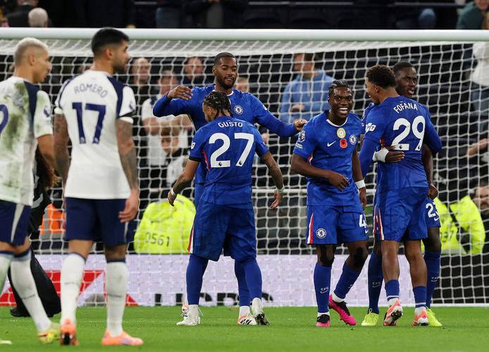 遭切尔西5连杀后热刺内讧！2将拒绝与主帅握手 甩手抱怨+径直离场