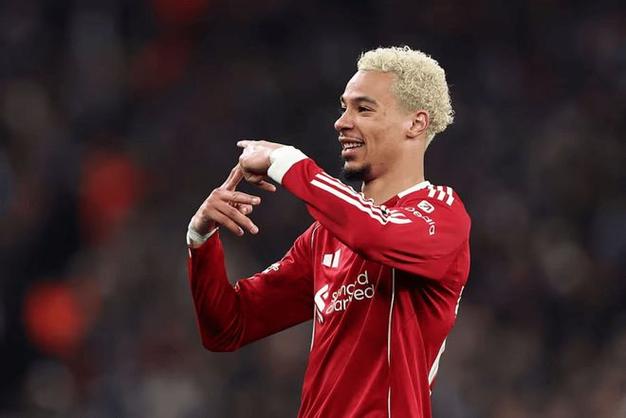 埃基蒂克：不担心被纽卡球迷嘘或怎样；我给了维尔茨很多爱