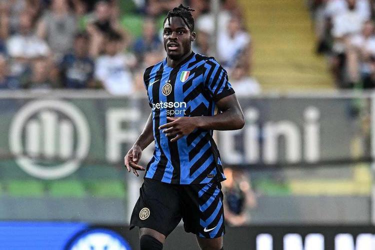 德天空：比塞克冬窗不会离开国米；目标入选世界杯名单