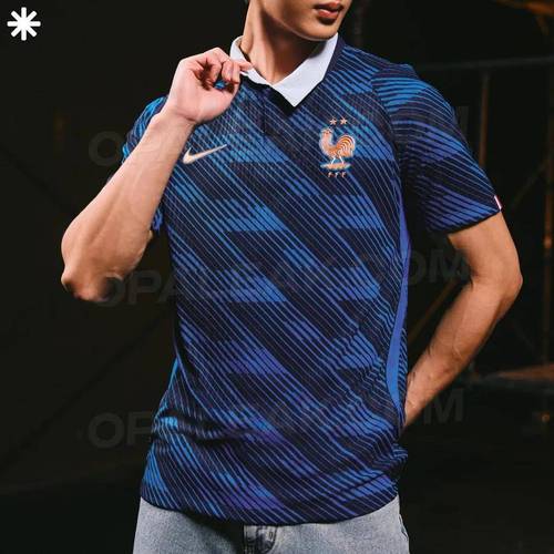 2026世界杯法国队训练夹克谍照曝光，典雅大气+清新自然